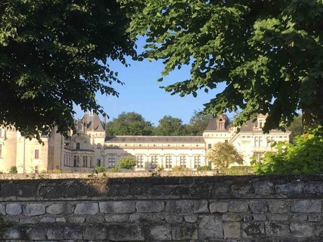 Aupres Du Chateau Breze Exterior photo